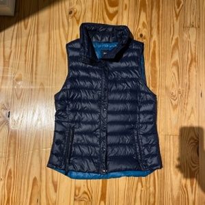 GAP Navy Puffer Vest Women's M